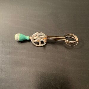 Vintage Hand Crank Rotary Egg Beater Green Wood Handle Kitchen‎ Utensil Tool